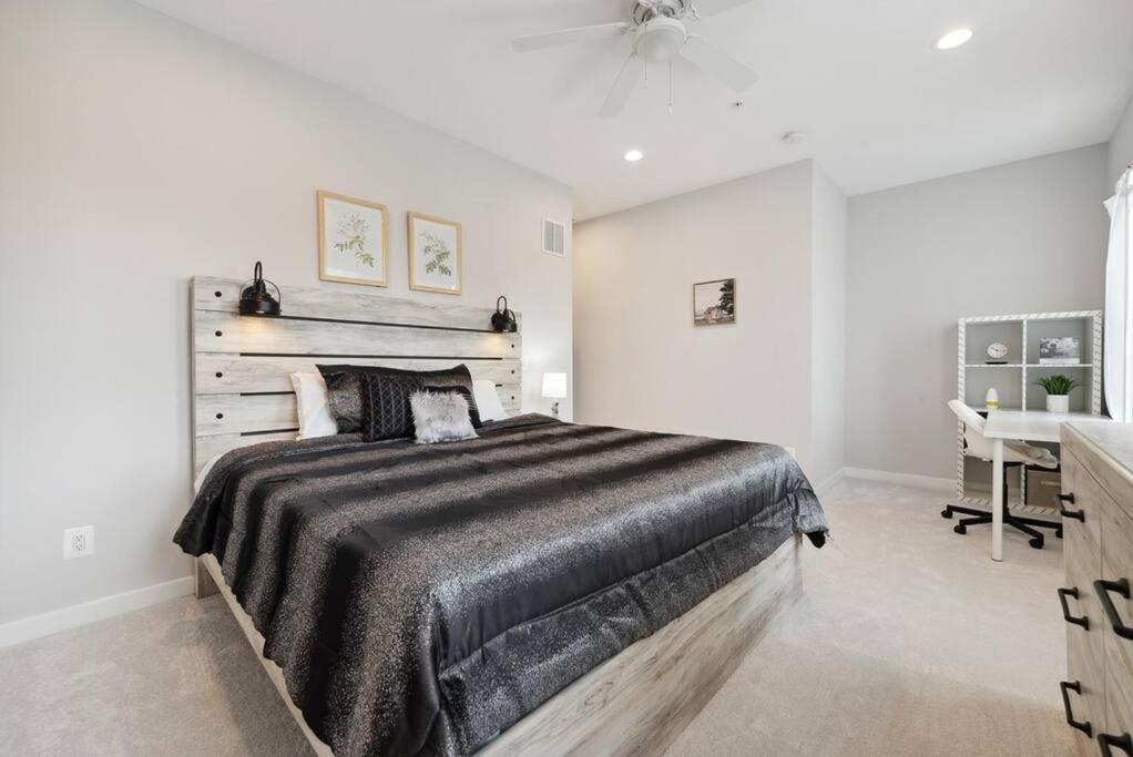 Spacious 3Bedroom Duplex With Rooftop Deck! Washington Esterno foto