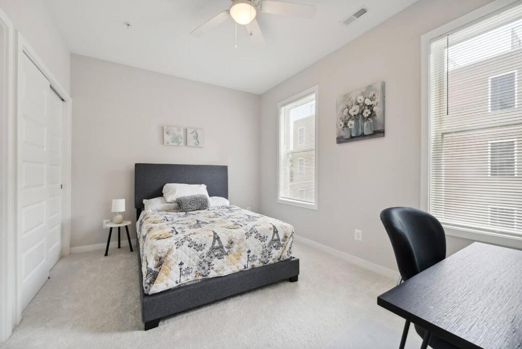 Spacious 3Bedroom Duplex With Rooftop Deck! Washington Esterno foto