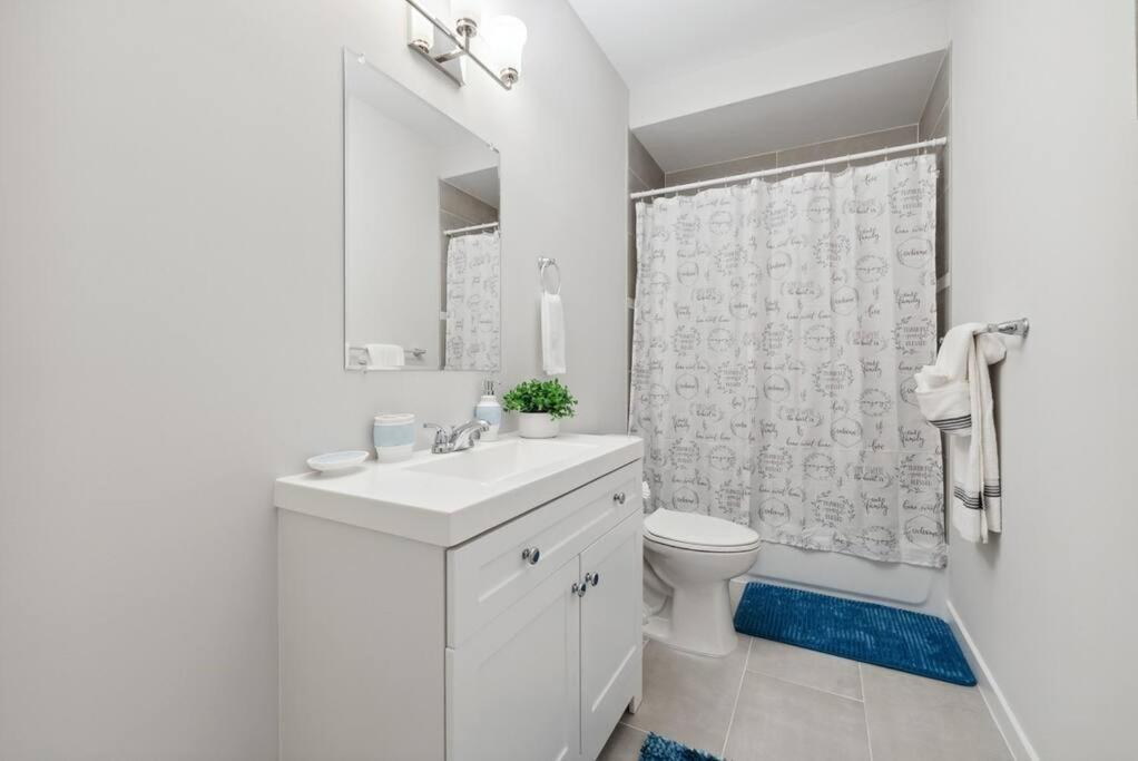 Spacious 3Bedroom Duplex With Rooftop Deck! Washington Esterno foto