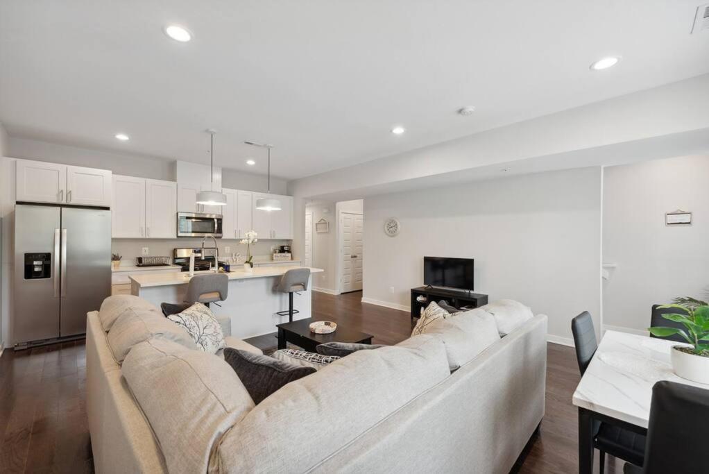 Spacious 3Bedroom Duplex With Rooftop Deck! Washington Esterno foto