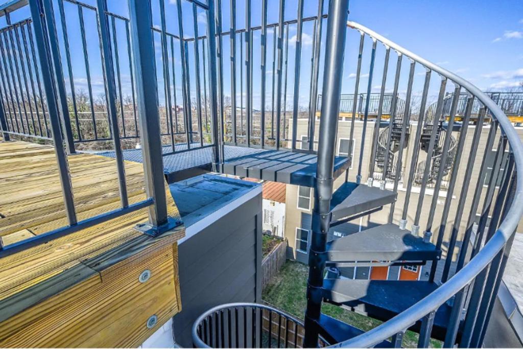 Spacious 3Bedroom Duplex With Rooftop Deck! Washington Esterno foto