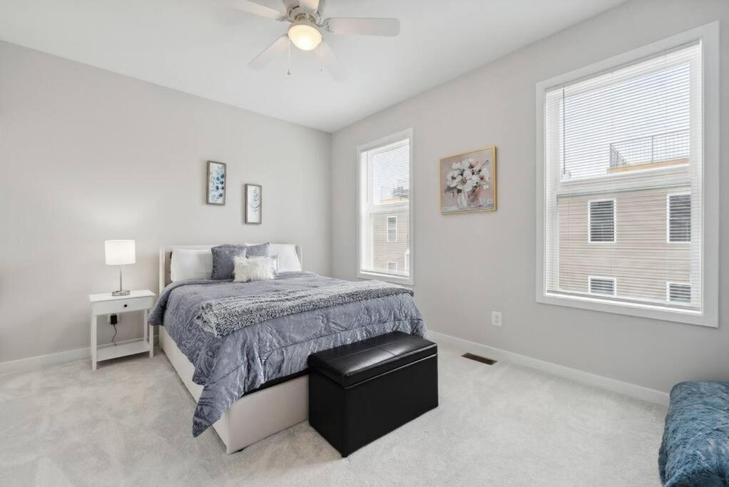 Spacious 3Bedroom Duplex With Rooftop Deck! Washington Esterno foto